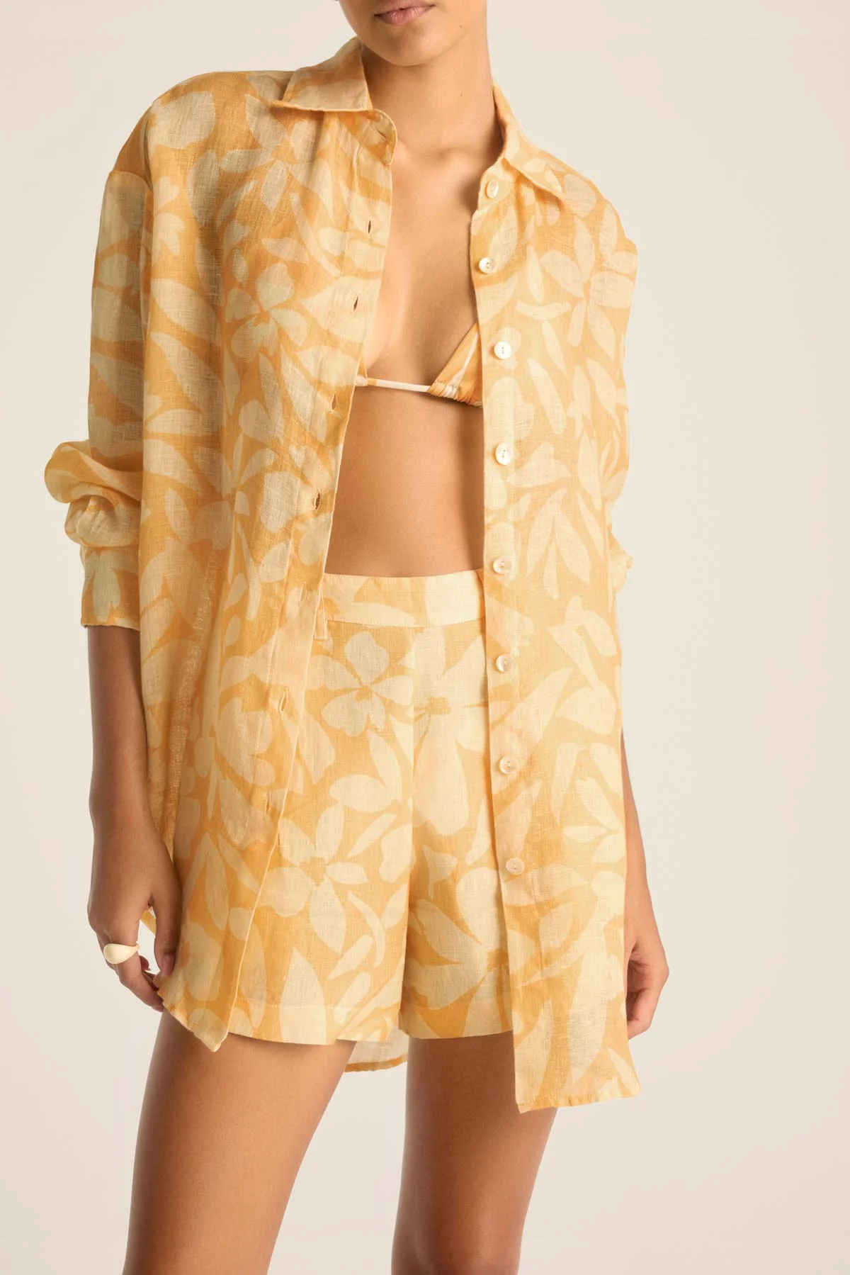 Playa Linen Boyfriend Shirt - Citrus Flower EcoLinen - Image 5